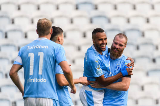 Malmö FFs Isaac Kiese Thelin jublar med Jo Inge Berget