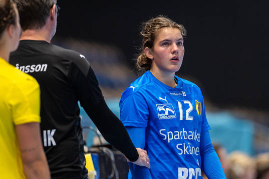 Eslövs målvakt Nora Rasmusson deppar