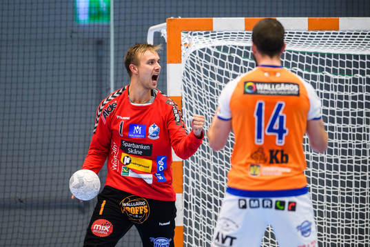 Kristianstads målvakt Espen Christensen jublar