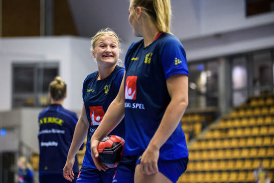 Hanna Blomstrand och Isabelle Gulldén