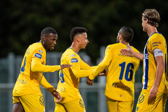 IFK Göteborg Christian Kouakou jublar med lagkamrater