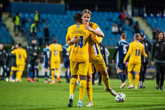 IFK Göteborg Christian Kouakou och August Erlingmark jublar