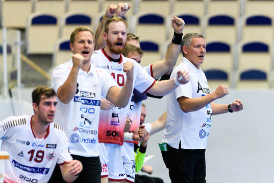 HK Malmös tränare Stian Tönnesen jublar