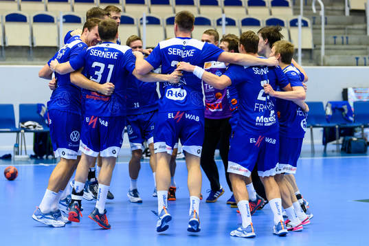 Alingsås spelare jublar