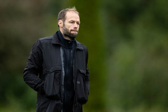 Häckens tränare Andreas Alm deppar i halvlek av