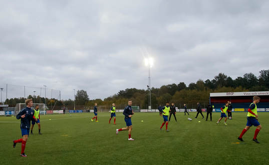 Karlslund värmer uppp