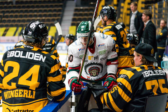 Frölundas Joel Mustonen besöker Skellefteås bås