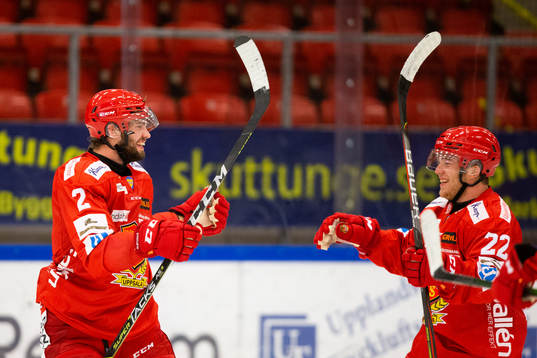 Almtunas Anton Björkman och Emil Berglund jublar