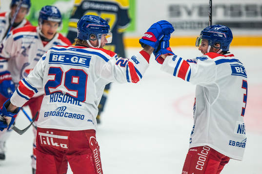 Oskarshamns Kim Rosdahl och Pontus Näsén jublar