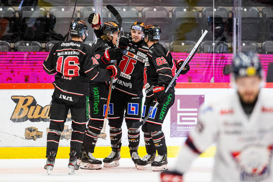 Örebros Robin Salo jublar