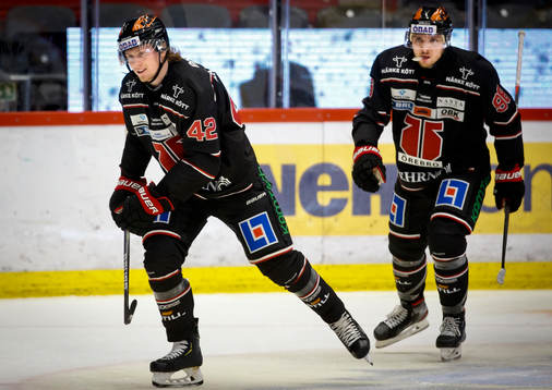 Örebros Robin Salo och Robin Kovacs jublar