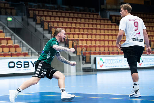 Helsingborgs Linus Nilsson jublar mot Lugis Karl Wallinius