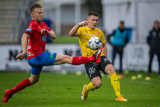 Mjällbys Viktor Agardius  och Helsingborgs Andreas Landgren