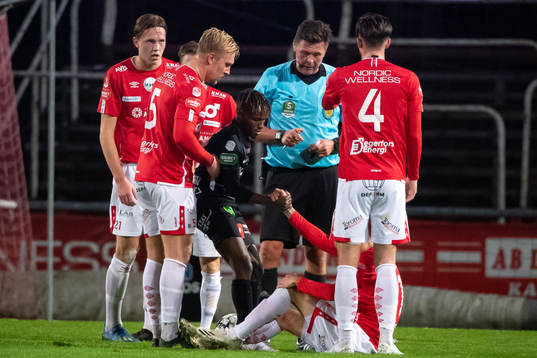 Västerås Moussa Traoré hjälper Degerfors Christos