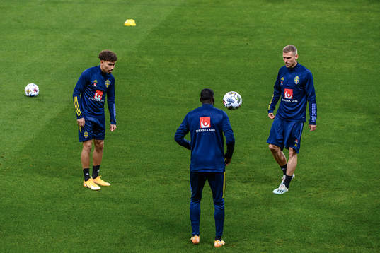 Jordan Larsson, Ken Sema and Carl Starfelt of the Swedish
