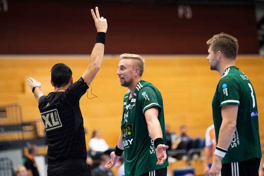 Helsingborgs Helsingborgs Anton Månsson  i samtal med