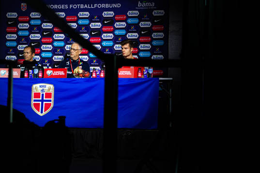 Svein Graff, head of media, Lars Lagerbäck, head coach,