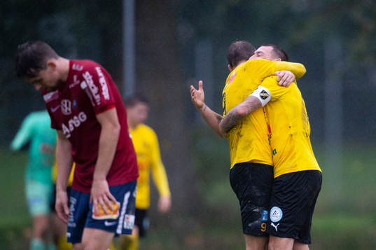 Löddes Jakob Gustafsson och Kristoffer Andreasson jublar
