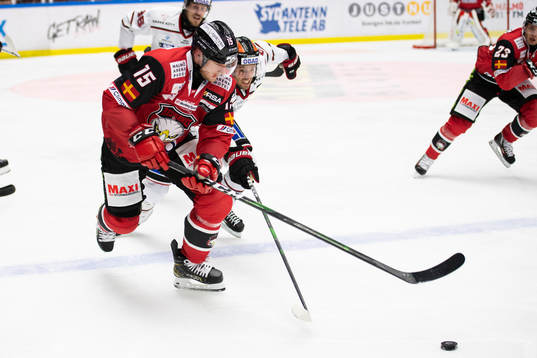 Malmö Redhawks Axel Wemmenborn och Örebros Joonas Rask