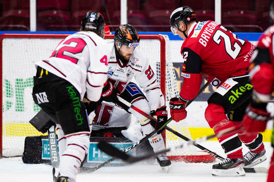 Malmö Redhawks Lars Bryggman och Örebros Linus Öberg