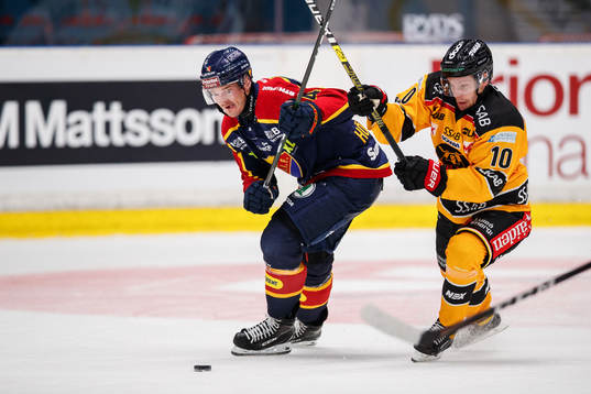 Djurgårdens Marcus Högström och Luleås Einar Emanuelsson