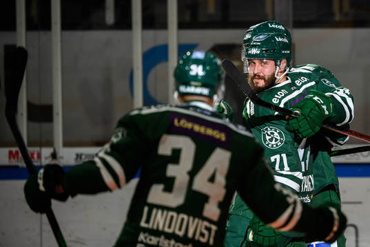 Färjestads Jesse Virtanen jublar
