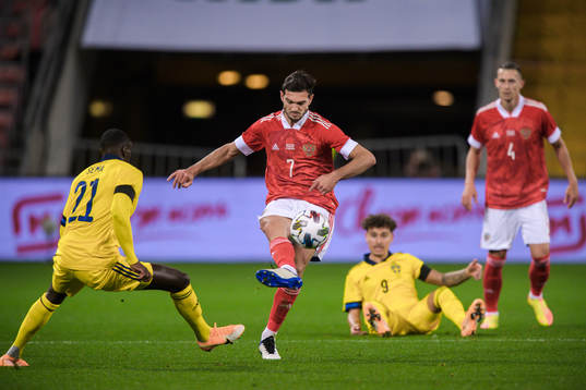 Ken Sema of Sweden and Magomed Ozdoev of Russia