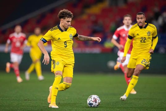 Jordan Larsson and Robin Quaison of Sweden