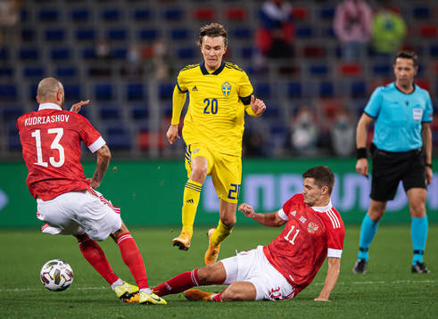 Fedor Kudryashov and Roman Zobnin of Russia are being