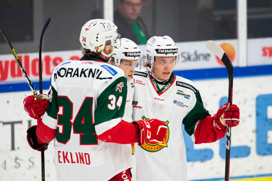 Moras Nils Thomasson, Oscar Eklind jublar