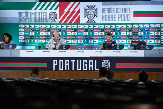 Press officer Ester Kristiansson, head coach Janne