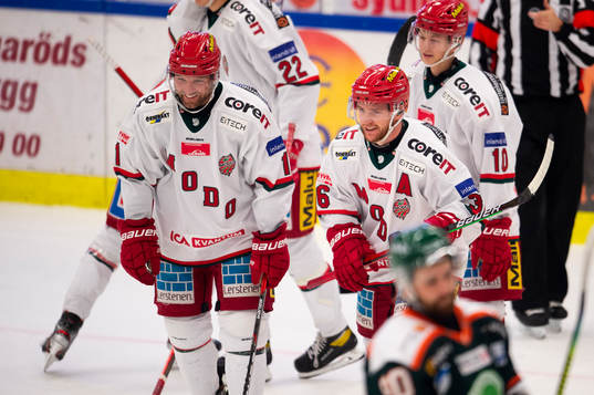 Modos Sebastian Ohlsson jublar