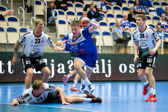 Alingsås Daniel Blomgren mot IFK Ystads Jesper Gustavsson