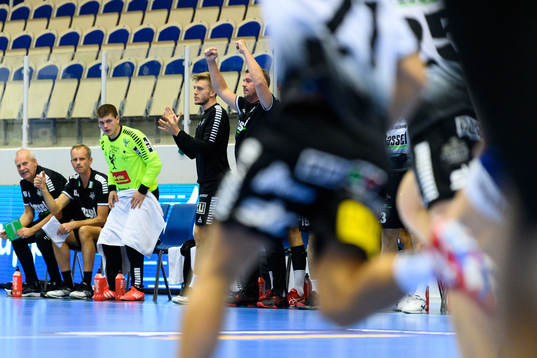 IFK Ystads tränare Sebastian Seifert jublar