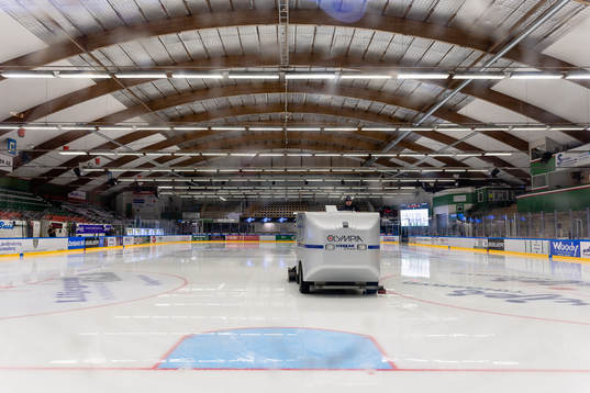 Interiör vy av Nelson Garden Arena före ishockeymatchen i
