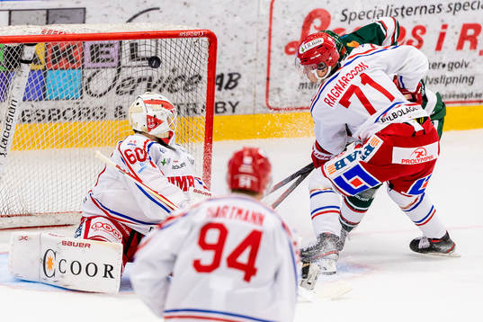 Tingsryds Filip Cederqvist gör mål 2-1 bakom Timrås