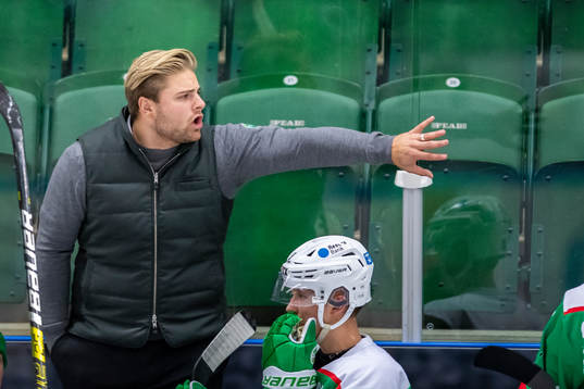 Rögles Assisterande tränare Jonas Elofsson