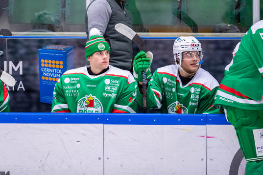 Rögles målvakt Felix Tengvall  och Philip Törnqvist