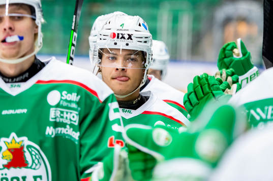 Rögles Philip Törnqvist  jublar