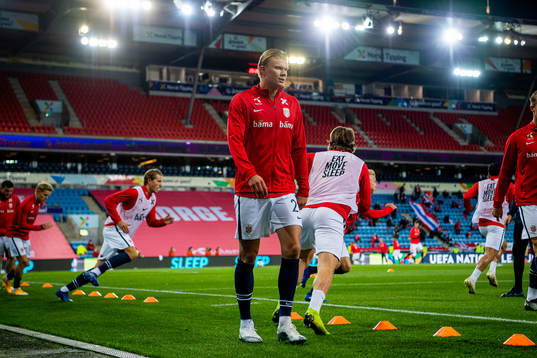 Erling Braut Haaland of Norway warms up