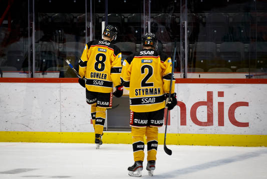 Luleås Noel Gunler och Fredrik Styrman deppar på väg