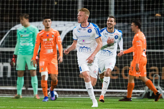 Akropolis Nicklas Maripuu jublar