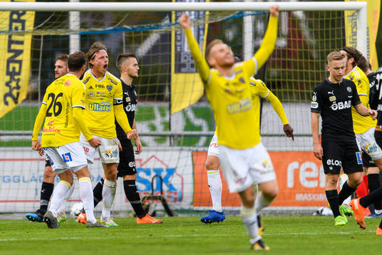 Falkenbergs Carl Johansson jublar