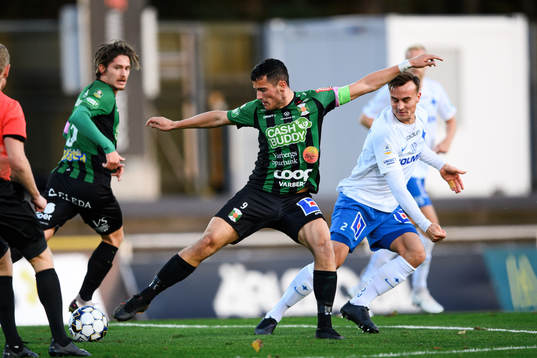 Varbergs Astrit Selmani och IFK Norrköpings Henrik