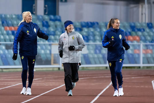 Sofia Jakobsson, physiology therapist Annica Näsmark and