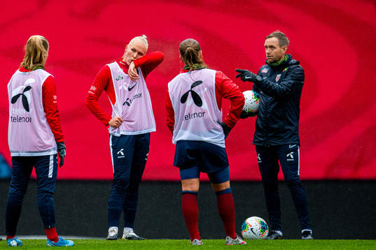 Maria Thorisdottir and Martin Sjögren, head coach of the