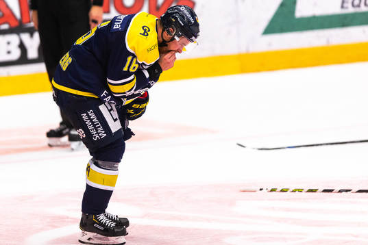 s Filip Sandberg har ont i munnen