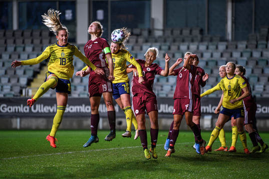 Pauline Hammarlund of Sweden scores the 5-0 goal
