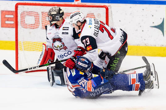 Växjös Pontus Holmberg faller