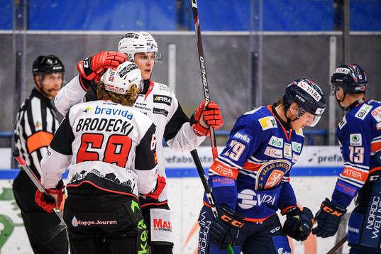 Malmö Redhawks Fredrik Händemark jublar
